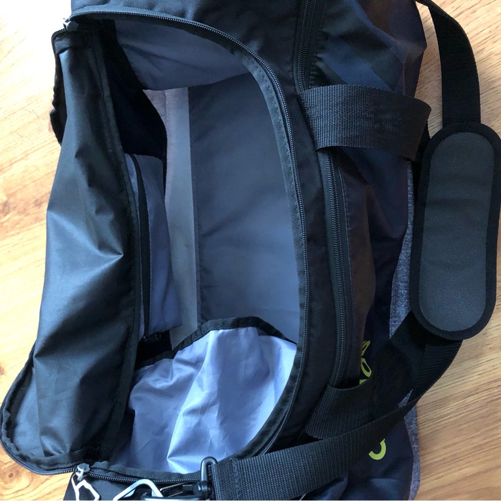 Adidas Hydroshield Gym Bag Duffel - Picture 8 of 10